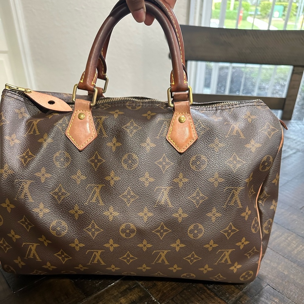 Louis Vuitton Speedy 35